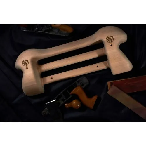 Rustam Climbing Pinchette Trave Arrampicata